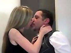 Raz- cazzo se sono arrapata mo mi faccio il nonno