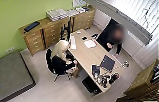 LOAN4K. Affari col negozio di intimo