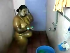 Desi- south indian aunty bathing 2